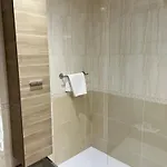 Estudio Con Terraza Centro De Garaje Opcional 아파트 *